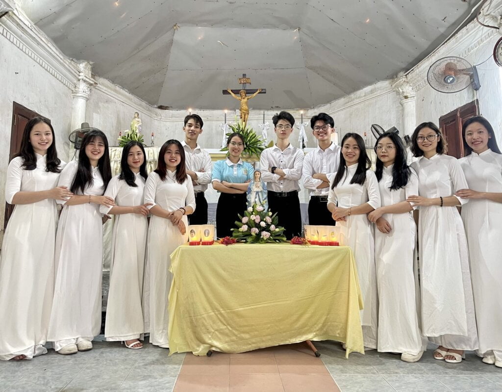 SVCG Phú Mỹ - Tâm Tình Tháng Hoa Dâng Mẹ