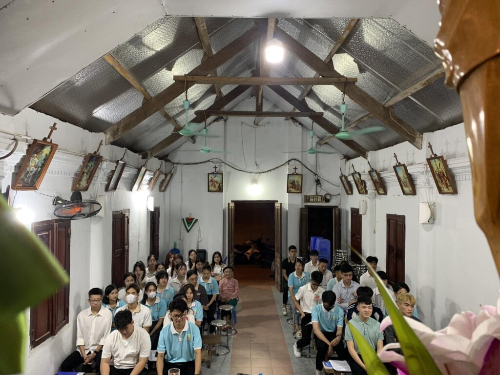 Thanh le chao tan sinh vien 03