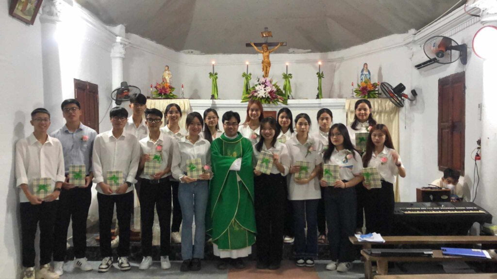 Thanh le chao tan sinh vien 04