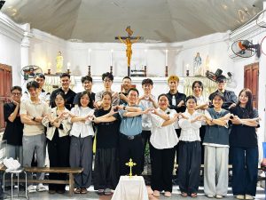 Cầu Nguyện Taizé Chủ Đề: "Năm Mới... Đặt Bước Trong Tay Ngài"